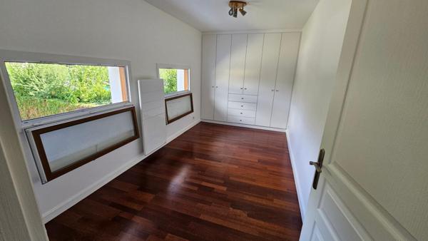 Houdan 7 mn / Gambais 4 mn / Maison d'architecte 182 m2 / 4 chambres