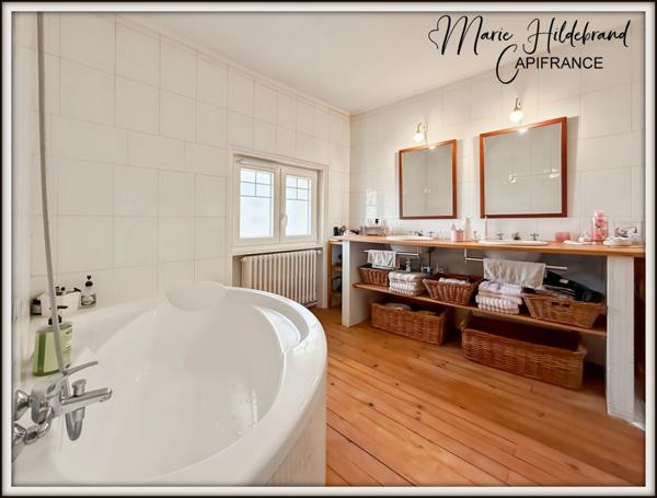 Maison 185m² rénovée + jardin de 1000m² + T2 indépendant + piscine – Valence-d’Agen
