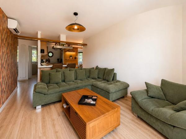 Appartement - 5 pièces - Vue Parc - Cave - Parking - Piscine - Tennis - Parc - Ligne 5 Tramway - Proche Parc Montcalm