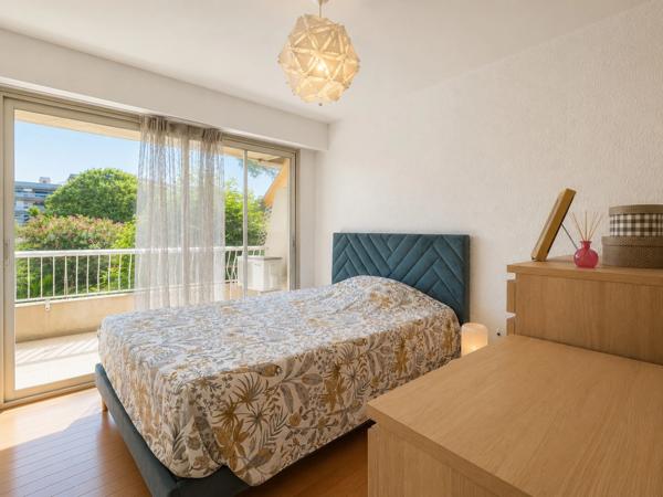 Appartement - 5 pièces - Vue Parc - Cave - Parking - Piscine - Tennis - Parc - Ligne 5 Tramway - Proche Parc Montcalm