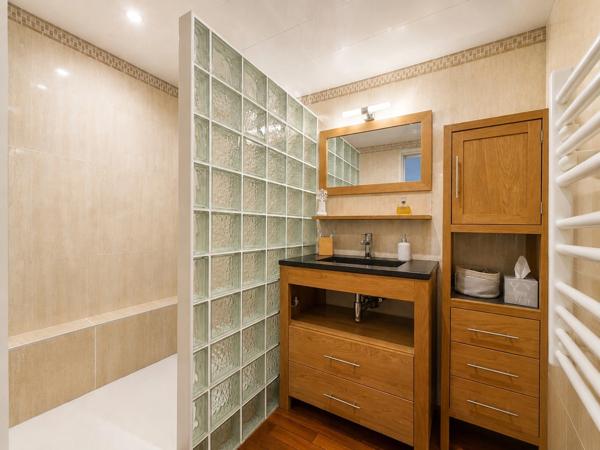 Appartement - 5 pièces - Vue Parc - Cave - Parking - Piscine - Tennis - Parc - Ligne 5 Tramway - Proche Parc Montcalm