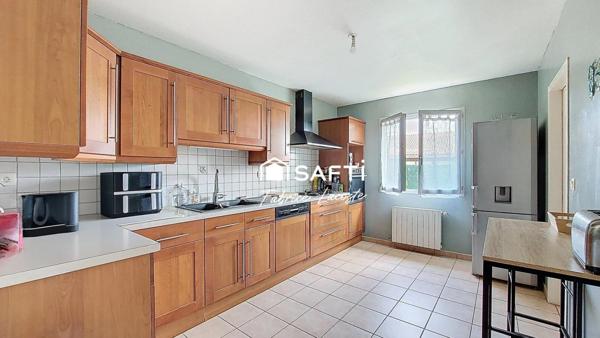 Maison type villa - 6 pièces - 136 m²