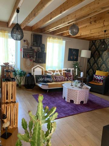 Jolie maison familiale sur les hauteurs au calme avec piscine