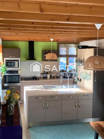 Jolie maison familiale sur les hauteurs au calme avec piscine