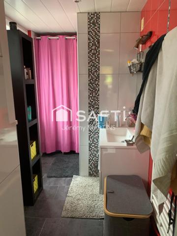 Jolie maison familiale sur les hauteurs au calme avec piscine