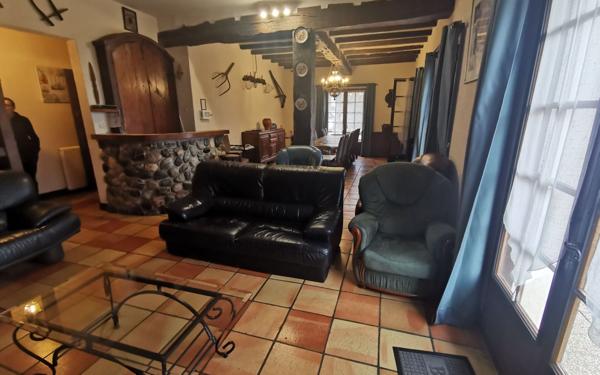 Maison à vendre    7 pièces •  Eaux-Bonnes