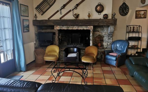 Maison à vendre    7 pièces •  Eaux-Bonnes