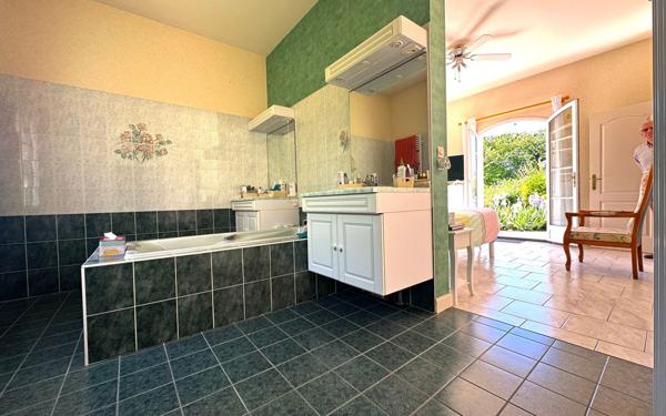 Maison à vendre    7 pièces •  Les Gonds