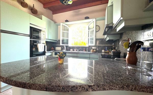 Maison à vendre    7 pièces •  Les Gonds