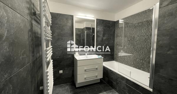 Location Appartement 3 pièces 58.81 m² - Courbevoie 92400