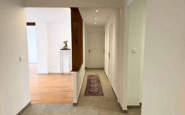 Appartement à vendre    3 pièces •  Aix-les-Bains