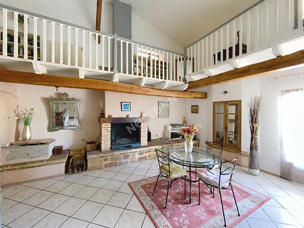 Corps de ferme rénové avec dépendances et belle parcelle proche de Montauban