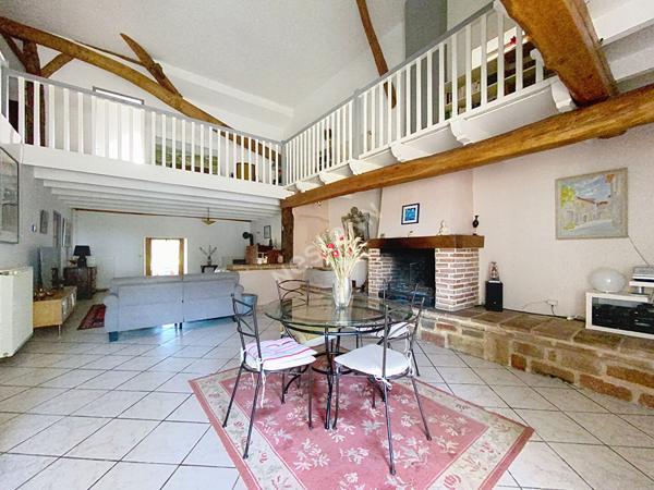 Corps de ferme rénové avec dépendances et belle parcelle proche de Montauban