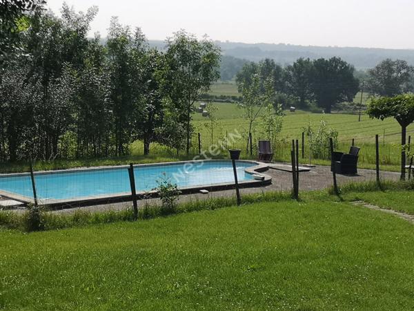 Corps de ferme rénové avec dépendances et belle parcelle proche de Montauban