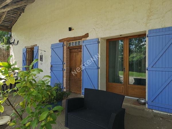 Corps de ferme rénové avec dépendances et belle parcelle proche de Montauban