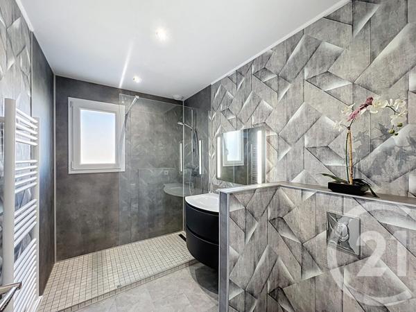 Maison à vendre  8 pièces - 146,83 m2 LA ROCHE BLANCHE - 63