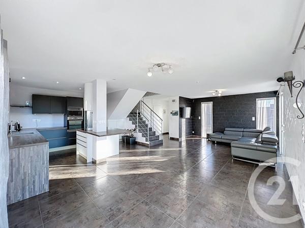 Maison à vendre  8 pièces - 146,83 m2 LA ROCHE BLANCHE - 63