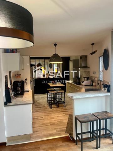 Eysines / Caudéran – Maison d'environ 127m2 avec 4 chambres, 2 extérieurs, parking