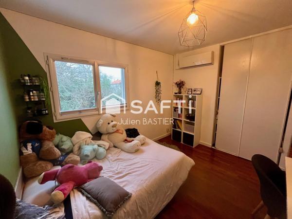 Eysines / Caudéran – Maison d'environ 127m2 avec 4 chambres, 2 extérieurs, parking