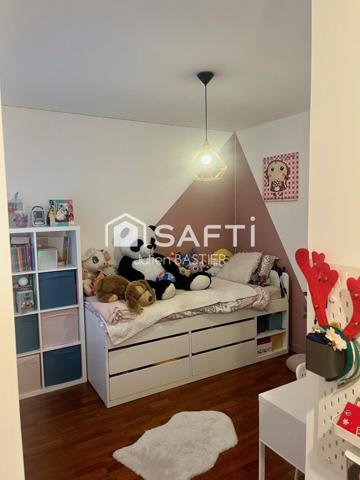 Eysines / Caudéran – Maison d'environ 127m2 avec 4 chambres, 2 extérieurs, parking