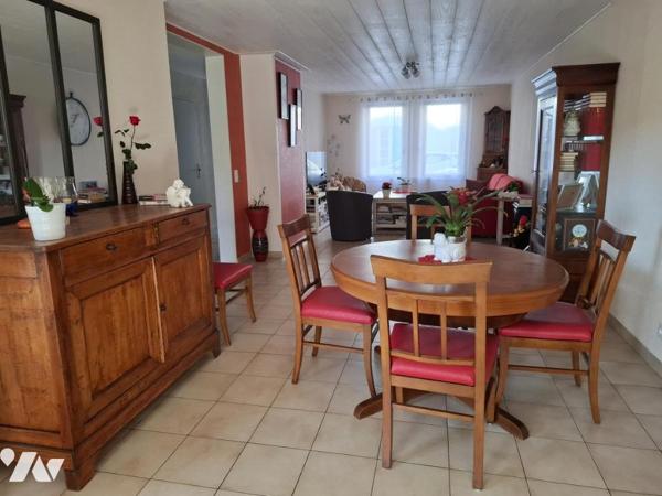 APPARTEMENT 3 CHAMBRES, COUR, CAVE ET GARAGE