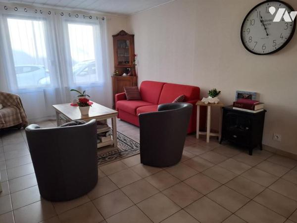 APPARTEMENT 3 CHAMBRES, COUR, CAVE ET GARAGE