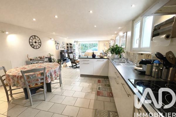 Maison à vendre 7 pièces 228 m² Saint-Fargeau-Ponthierry