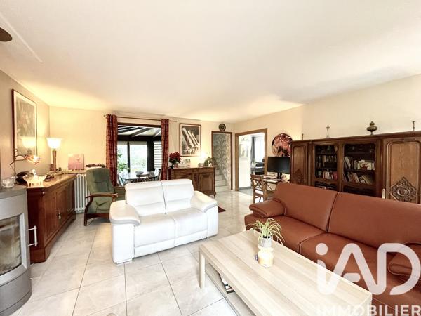 Maison à vendre 7 pièces 228 m² Saint-Fargeau-Ponthierry