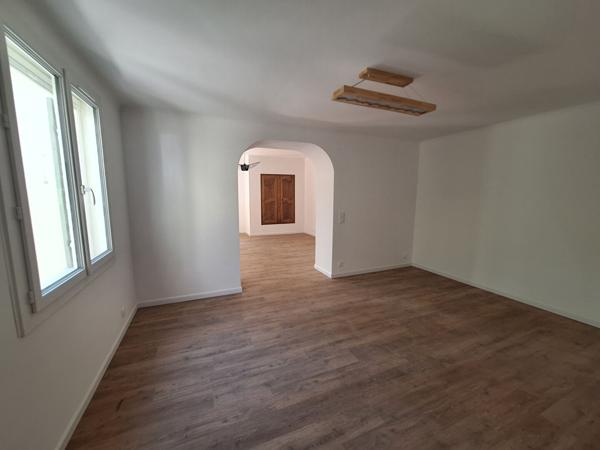Maison  de plain pied à vendre à Éguilles