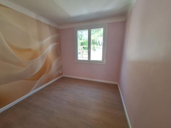 Maison  de plain pied à vendre à Éguilles