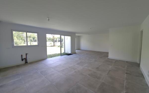 Maison à vendre    4 pièces •  Semussac