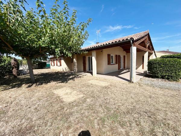 Maison 4 pièce(s) plus bureau, de plain pied et avec garage.