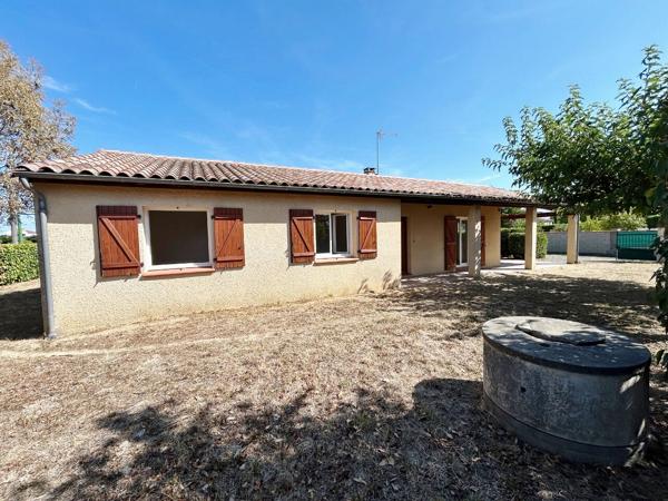 Maison 4 pièce(s) plus bureau, de plain pied et avec garage.