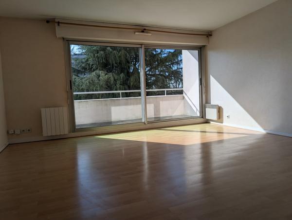 Appartement type 2 + parking + cave