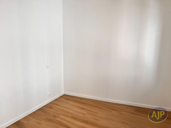Appartement à louer Saintes : 2 pièces, 41m² avec 1 chambre(s) à 530€ - AJP Immobilier Saintes