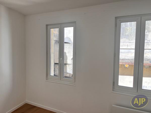 Appartement à louer Saintes : 2 pièces, 41m² avec 1 chambre(s) à 530€ - AJP Immobilier Saintes