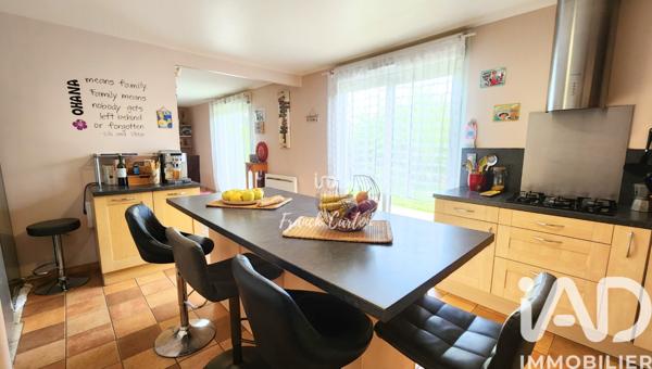 Maison à vendre 6 pièces 140 m² Saint-Arnoult-en-Yvelines