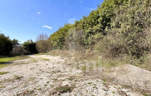 Terrain à Batir de 1 050 m²