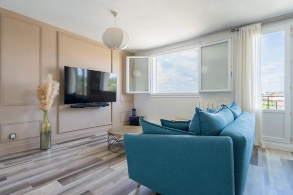 - 94170 LE PERREUX SUR MARNE - CENTRE VILLE - DERNIER ETAGE - VUE DEGAGEE - 3 CHAMBRES POSSIBLE - PARFAIT ETAT - CAVE ET PARKING -