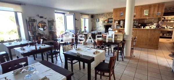 Ensemble immobilier avec restaurant et logement sur un superbe parc arboré