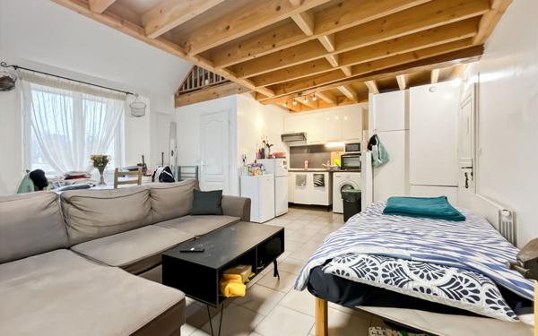 Immeuble à vendre    6 pièces • 154 m2 Hanches