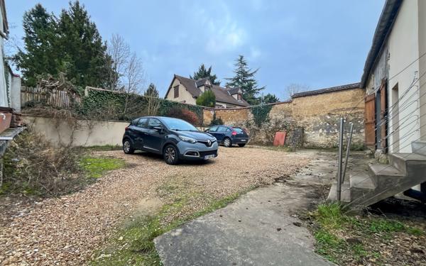Immeuble à vendre    6 pièces • 154 m2 Hanches