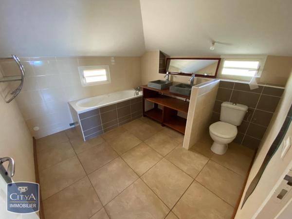 Appartement à louer 4 pièces 84m²