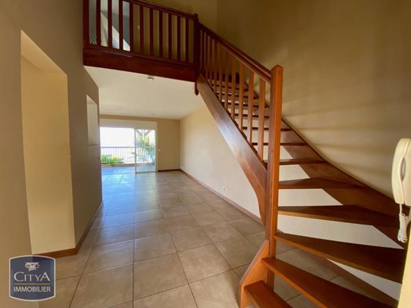 Appartement à louer 4 pièces 84m²