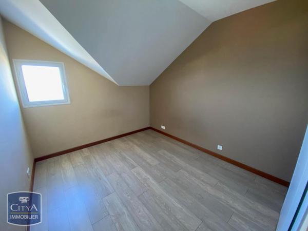 Appartement à louer 4 pièces 84m²