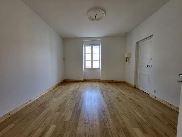 Maison à louer, RUFFEC