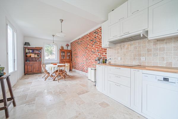 Le Raincy (93340) Découvrez cette Maison Familiale du 19e Siècle au Raincy : Tradition et Modernité !