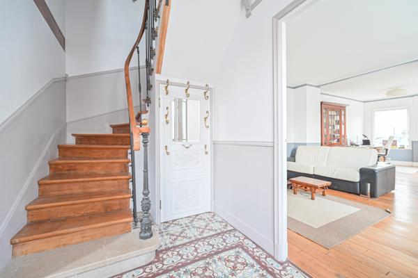 Le Raincy (93340) Découvrez cette Maison Familiale du 19e Siècle au Raincy : Tradition et Modernité !