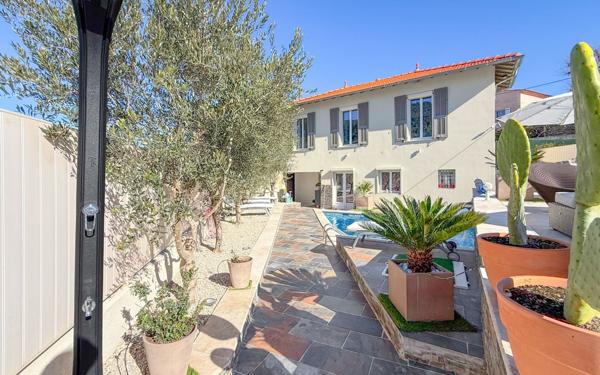 Maison à vendre    4 pièces • 90 m2 Blausasc