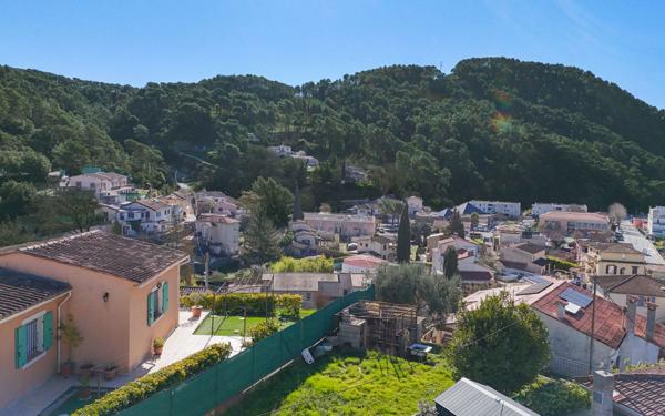 Maison à vendre    4 pièces • 90 m2 Blausasc